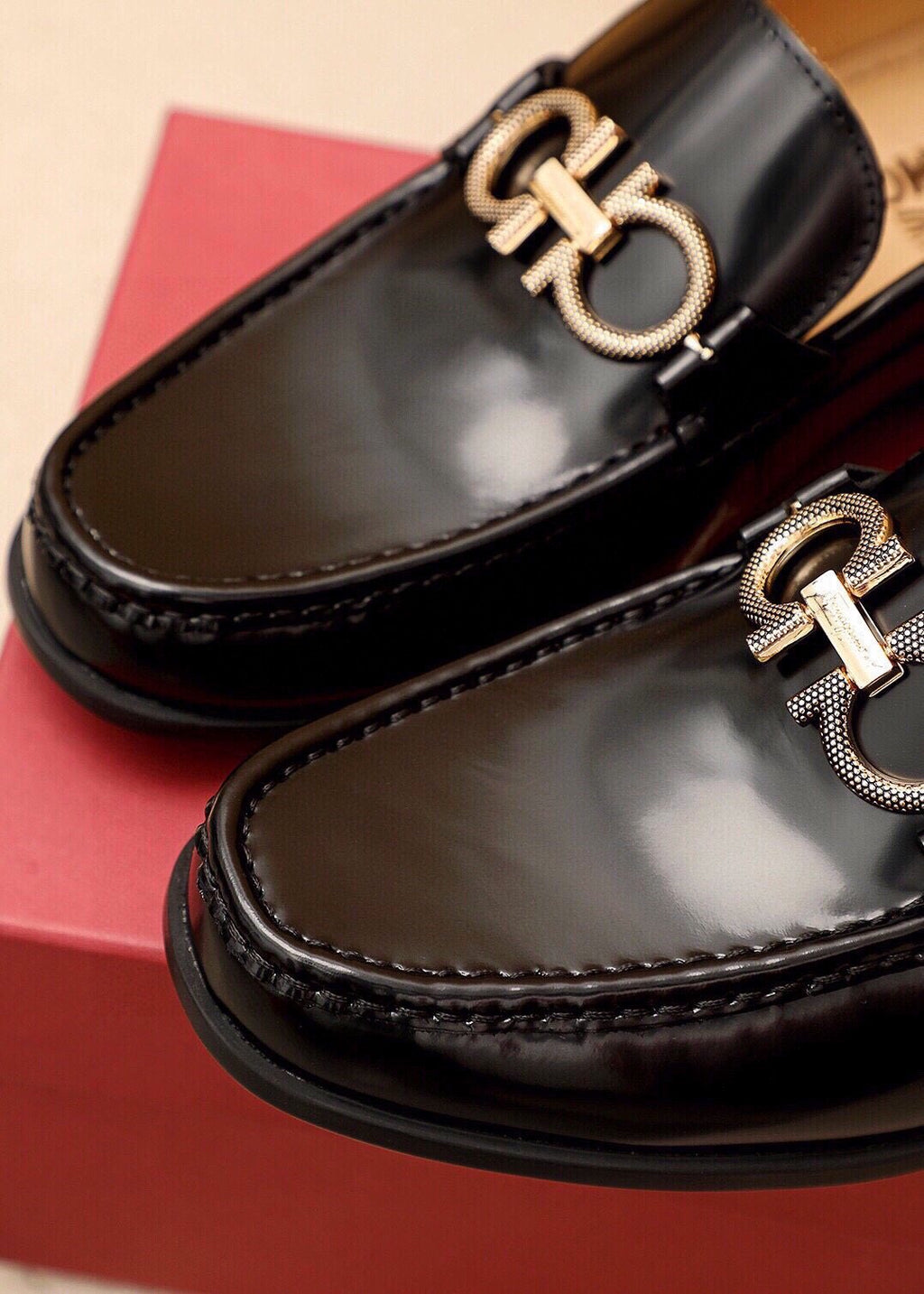 Ferragamo Men's Black Hardware Loafers - Apron-Toe Stitching